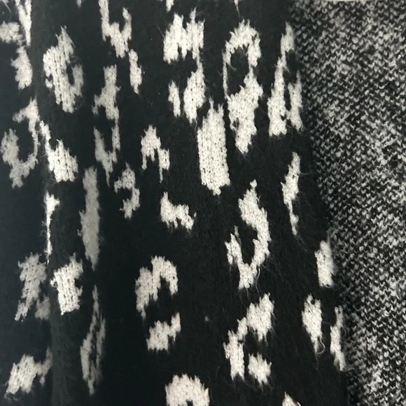 - Talbots black and white animal print open cardigan sz S - Picture 4 of 5